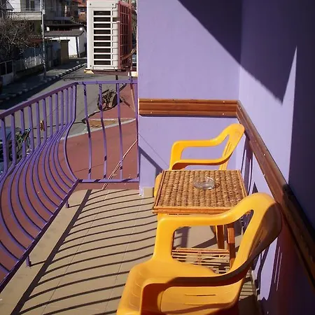 Konukevi Guest House Ravda