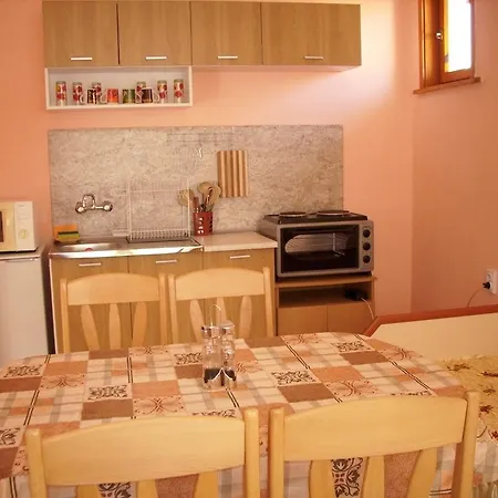Guest House Ravda Konukevi